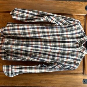 Men’s dress shirt size medium